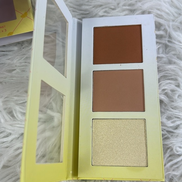 NIB Beauty Bakerie Lemon Bar Face Palette - Picture 4 of 4
